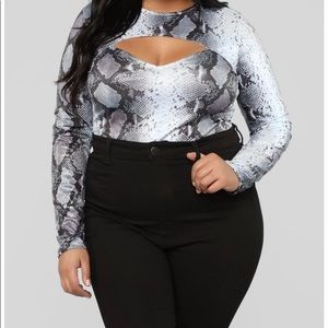 Fashion Nova - snakeskin body suit 3x